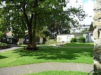 Foto mit allen Gebäuden der Kirchengemeinde am Kirchplatz