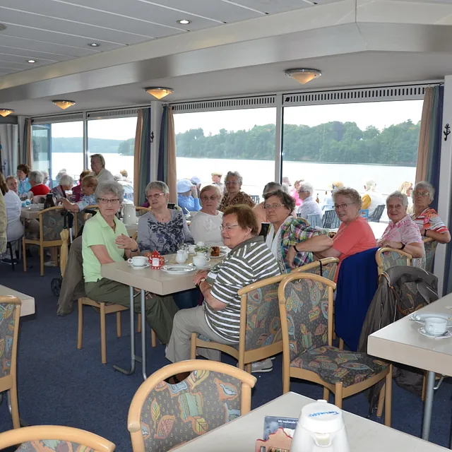 Kaffeetrinken der Gruppe